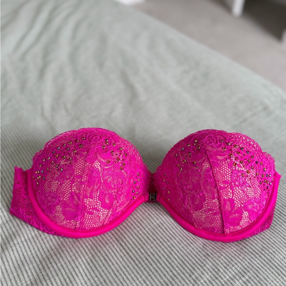 VS Strapless Bra